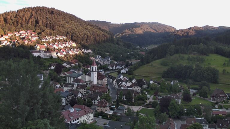Dieses Bild zeigt eine Webcam-Aufnahme von Ottenhöfen, aufgenommen am Samstag, den 06.06.2026 um 21:00 Uhr