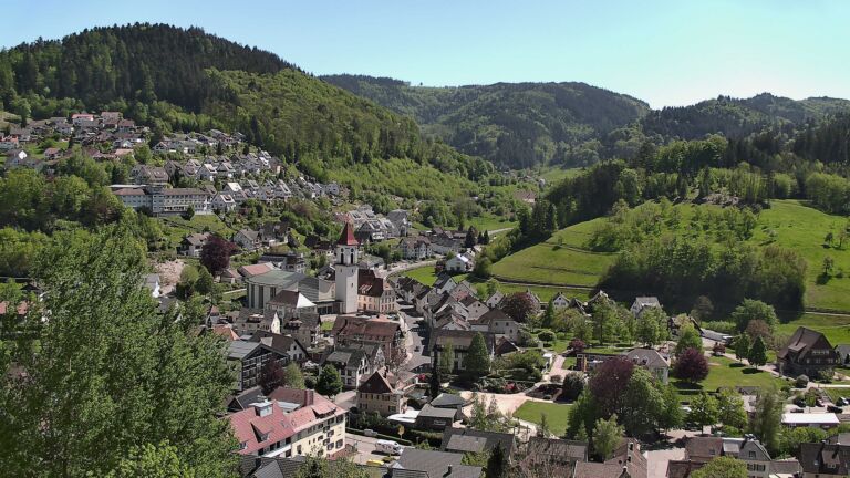 Dieses Bild zeigt eine Webcam-Aufnahme von Ottenhöfen, aufgenommen am Donnerstag, den 30.04.2026 um 14:40 Uhr