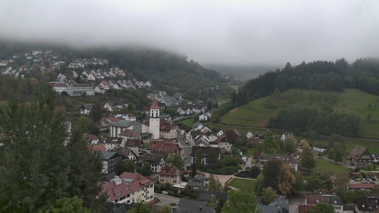 Dieses Bild zeigt eine Webcam-Aufnahme von Ottenhöfen, aufgenommen am Sonntag, den 18.10.2026 um 12:00 Uhr