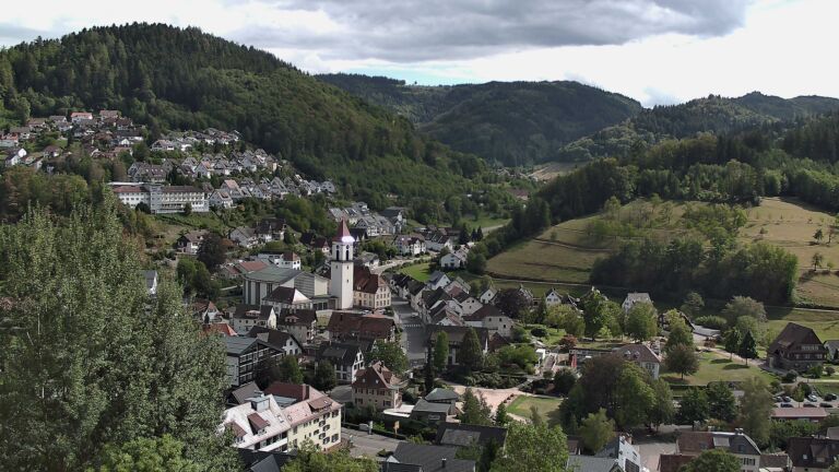 Dieses Bild zeigt eine Webcam-Aufnahme von Ottenhöfen, aufgenommen am Dienstag, den 01.09.2026 um 15:20 Uhr