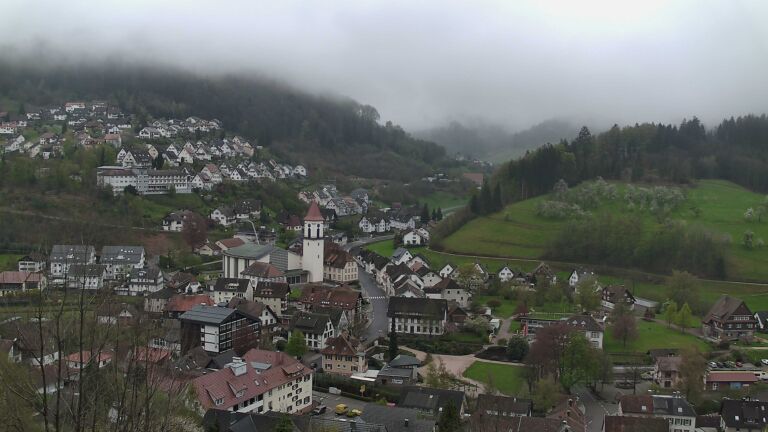 Dieses Bild zeigt eine Webcam-Aufnahme von Ottenhöfen, aufgenommen am Montag, den 13.04.2026 um 10:40 Uhr