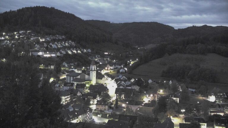 Dieses Bild zeigt eine Webcam-Aufnahme von Ottenhöfen, aufgenommen am Sonntag, den 04.10.2026 um 06:50 Uhr