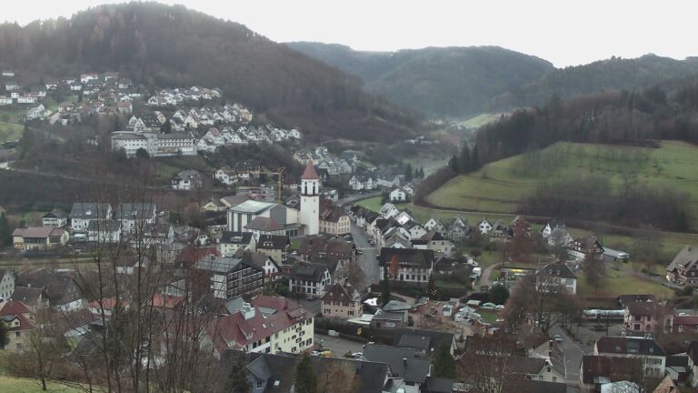 Dieses Bild zeigt eine Webcam-Aufnahme von Ottenhöfen, aufgenommen am Montag, den 15.12.2025 um 08:00 Uhr