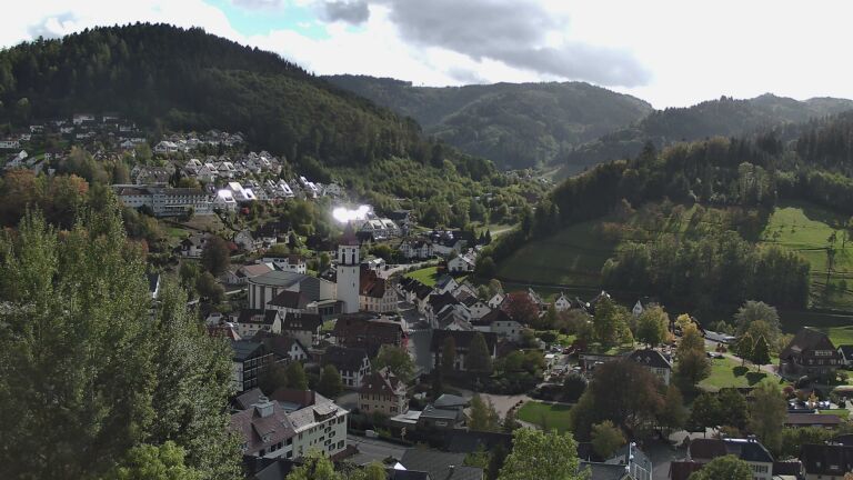 Dieses Bild zeigt eine Webcam-Aufnahme von Ottenhöfen, aufgenommen am Donnerstag, den 22.10.2026 um 13:50 Uhr