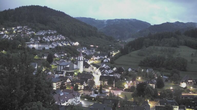 Dieses Bild zeigt eine Webcam-Aufnahme von Ottenhöfen, aufgenommen am Montag, den 11.05.2026 um 21:30 Uhr