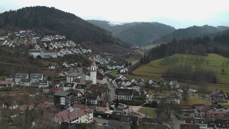 Dieses Bild zeigt eine Webcam-Aufnahme von Ottenhöfen, aufgenommen am Donnerstag, den 29.01.2026 um 16:50 Uhr