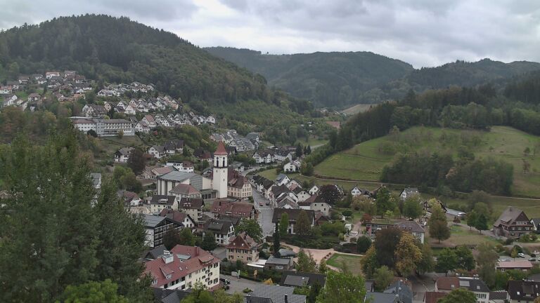 Dieses Bild zeigt eine Webcam-Aufnahme von Ottenhöfen, aufgenommen am Donnerstag, den 01.10.2026 um 14:10 Uhr