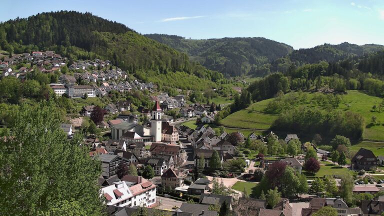 Dieses Bild zeigt eine Webcam-Aufnahme von Ottenhöfen, aufgenommen am Mittwoch, den 29.04.2026 um 15:30 Uhr