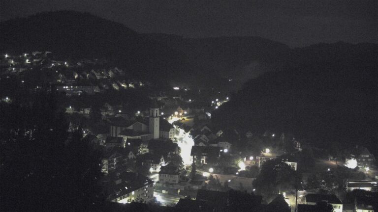 Dieses Bild zeigt eine Webcam-Aufnahme von Ottenhöfen, aufgenommen am Samstag, den 01.08.2026 um 04:30 Uhr
