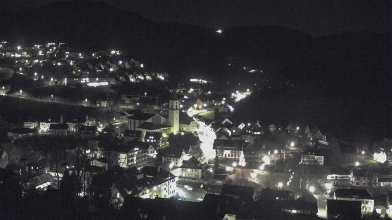 Dieses Bild zeigt eine Webcam-Aufnahme von Ottenhöfen, aufgenommen am Donnerstag, den 18.12.2025 um 06:10 Uhr