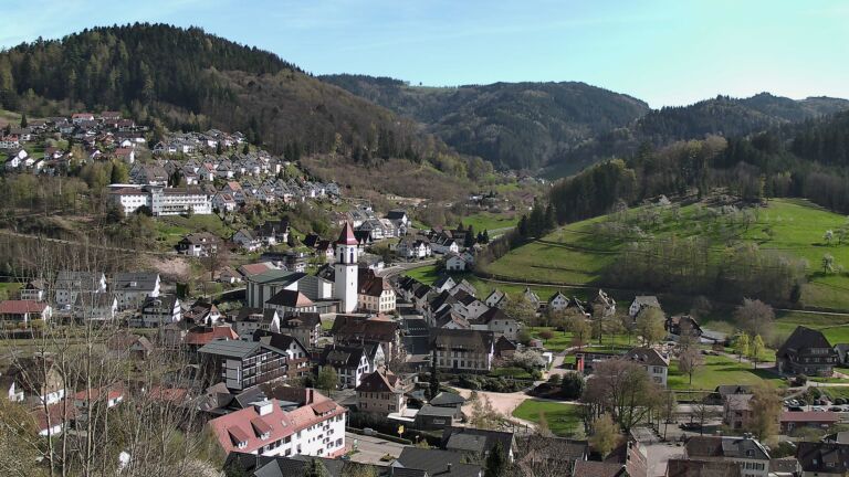 Dieses Bild zeigt eine Webcam-Aufnahme von Ottenhöfen, aufgenommen am Donnerstag, den 09.04.2026 um 16:30 Uhr