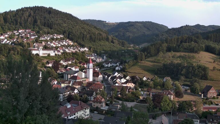 Dieses Bild zeigt eine Webcam-Aufnahme von Ottenhöfen, aufgenommen am Samstag, den 18.07.2026 um 20:10 Uhr