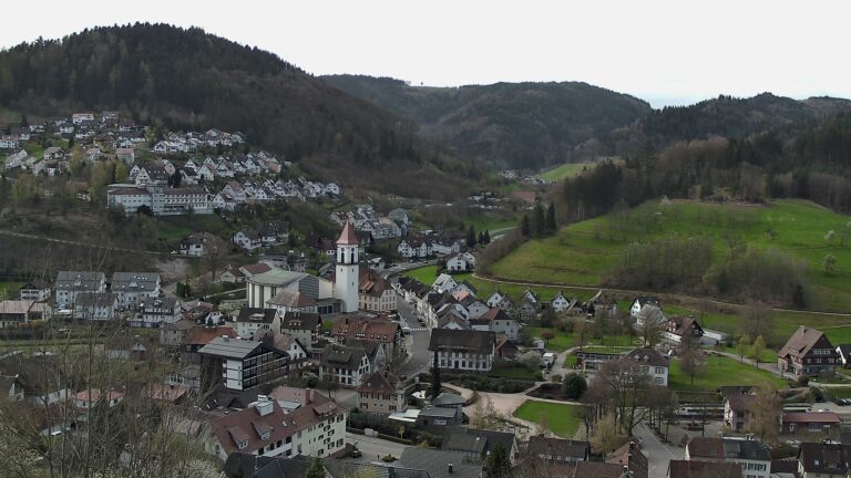 Dieses Bild zeigt eine Webcam-Aufnahme von Ottenhöfen, aufgenommen am Montag, den 06.04.2026 um 09:20 Uhr