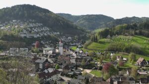 Dieses Bild zeigt eine Webcam-Aufnahme von Ottenhöfen, aufgenommen am Freitag, den 17.04.2026 um 09:50 Uhr