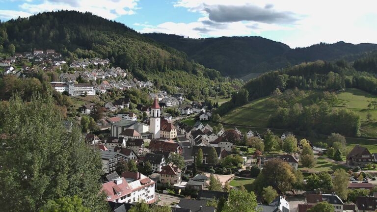 Dieses Bild zeigt eine Webcam-Aufnahme von Ottenhöfen, aufgenommen am Montag, den 12.10.2026 um 15:40 Uhr