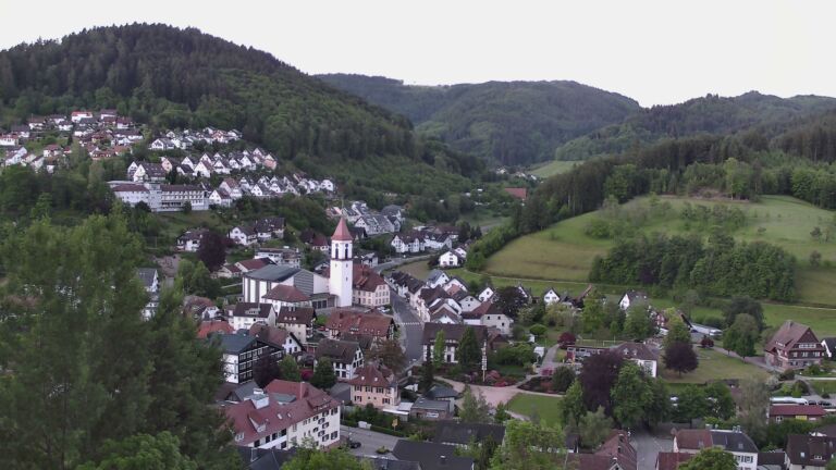 Dieses Bild zeigt eine Webcam-Aufnahme von Ottenhöfen, aufgenommen am Freitag, den 22.05.2026 um 05:30 Uhr