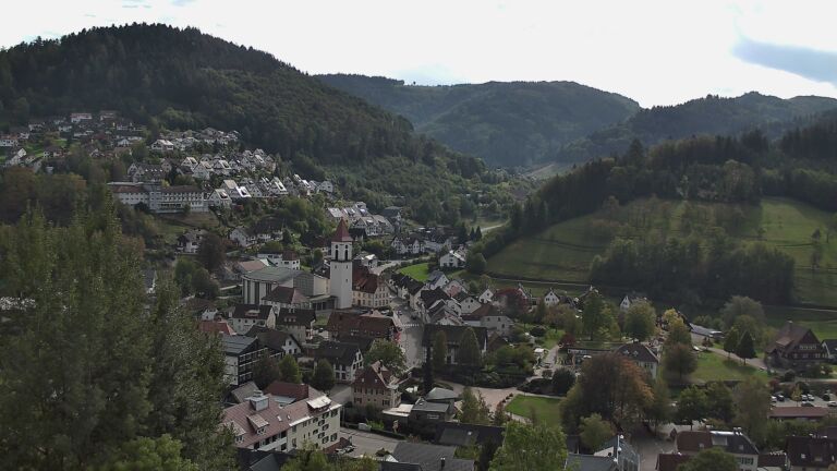 Dieses Bild zeigt eine Webcam-Aufnahme von Ottenhöfen, aufgenommen am Freitag, den 16.10.2026 um 13:20 Uhr