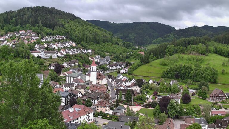 Dieses Bild zeigt eine Webcam-Aufnahme von Ottenhöfen, aufgenommen am Montag, den 11.05.2026 um 10:20 Uhr