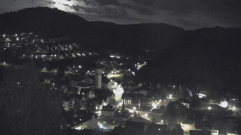 Dieses Bild zeigt eine Webcam-Aufnahme von Ottenhöfen, aufgenommen am Sonntag, den 03.05.2026 um 00:00 Uhr