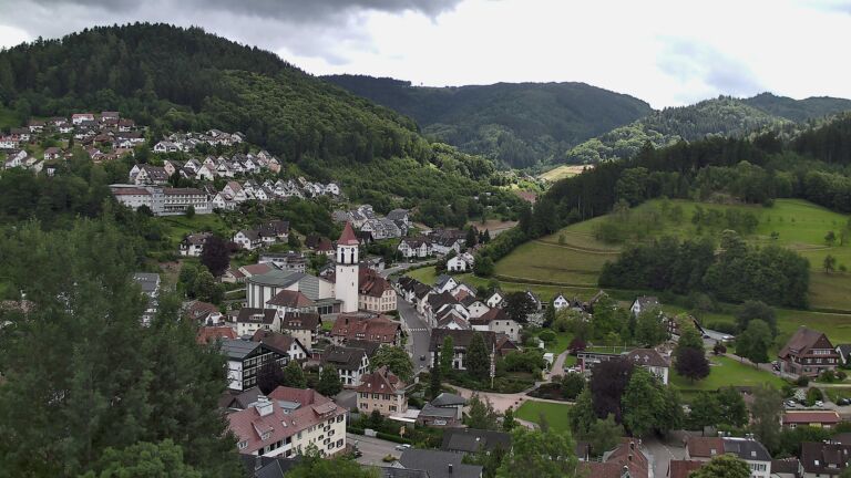 Dieses Bild zeigt eine Webcam-Aufnahme von Ottenhöfen, aufgenommen am Dienstag, den 09.06.2026 um 13:40 Uhr