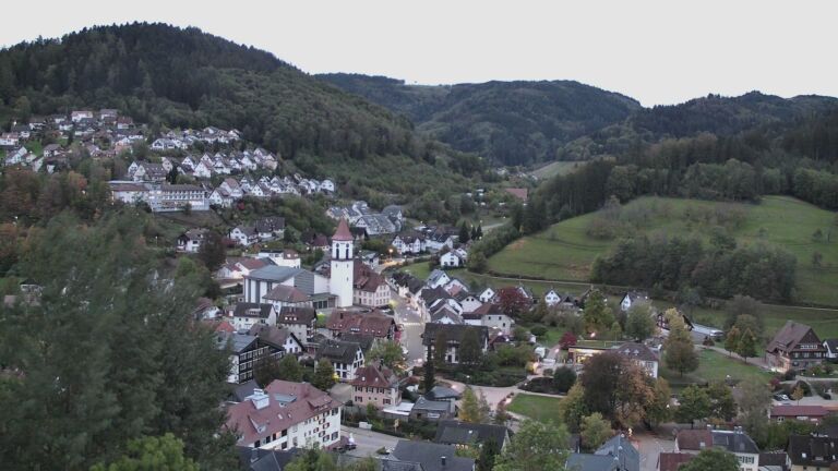 Dieses Bild zeigt eine Webcam-Aufnahme von Ottenhöfen, aufgenommen am Freitag, den 23.10.2026 um 07:50 Uhr