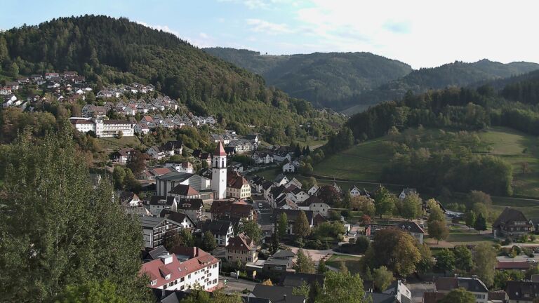 Dieses Bild zeigt eine Webcam-Aufnahme von Ottenhöfen, aufgenommen am Mittwoch, den 30.09.2026 um 17:00 Uhr