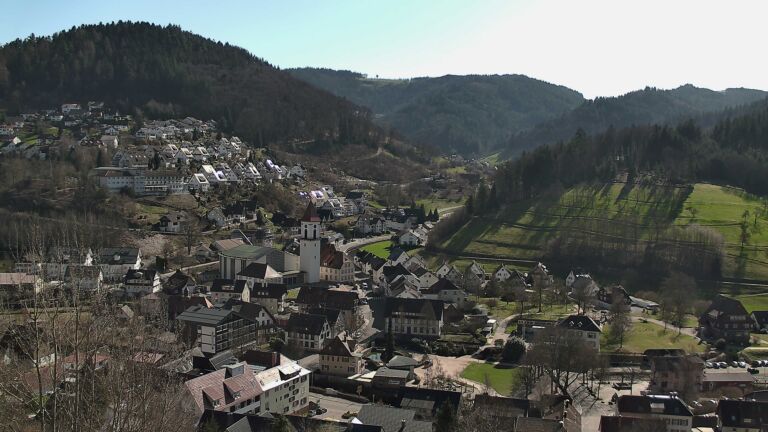 Dieses Bild zeigt eine Webcam-Aufnahme von Ottenhöfen, aufgenommen am Montag, den 02.03.2026 um 13:20 Uhr