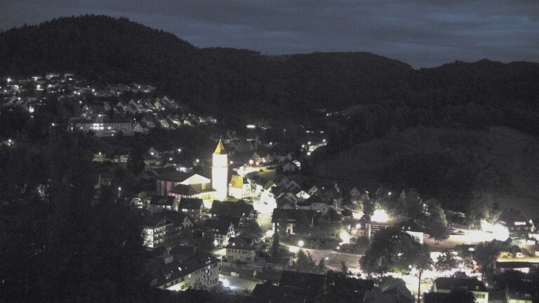 Dieses Bild zeigt eine Webcam-Aufnahme von Ottenhöfen, aufgenommen am Sonntag, den 26.07.2026 um 22:00 Uhr