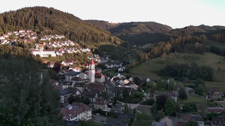 Dieses Bild zeigt eine Webcam-Aufnahme von Ottenhöfen, aufgenommen am Freitag, den 10.07.2026 um 20:50 Uhr