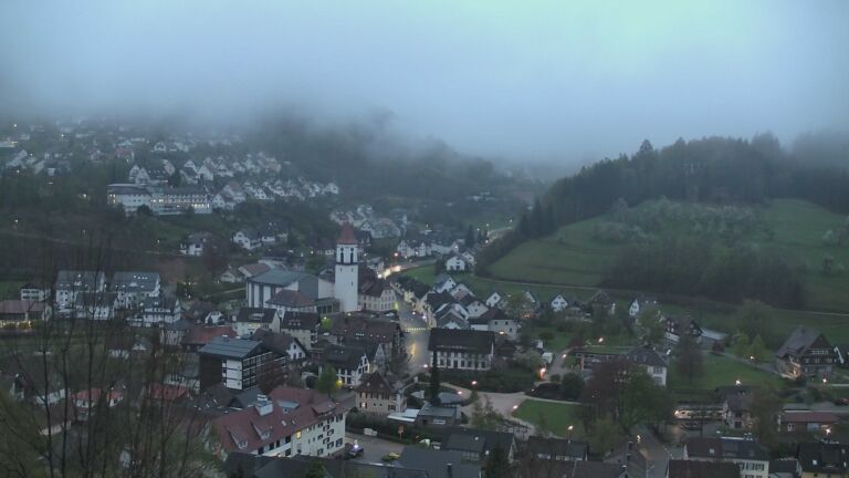 Dieses Bild zeigt eine Webcam-Aufnahme von Ottenhöfen, aufgenommen am Montag, den 13.04.2026 um 06:30 Uhr