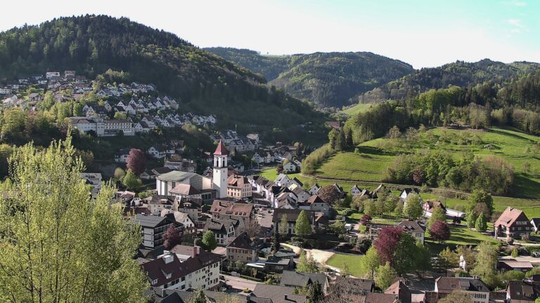 Dieses Bild zeigt eine Webcam-Aufnahme von Ottenhöfen, aufgenommen am Samstag, den 25.04.2026 um 09:10 Uhr