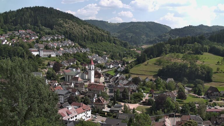 Dieses Bild zeigt eine Webcam-Aufnahme von Ottenhöfen, aufgenommen am Freitag, den 26.06.2026 um 16:20 Uhr