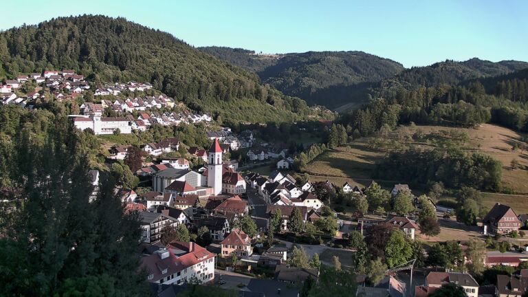 Dieses Bild zeigt eine Webcam-Aufnahme von Ottenhöfen, aufgenommen am Dienstag, den 28.07.2026 um 19:50 Uhr