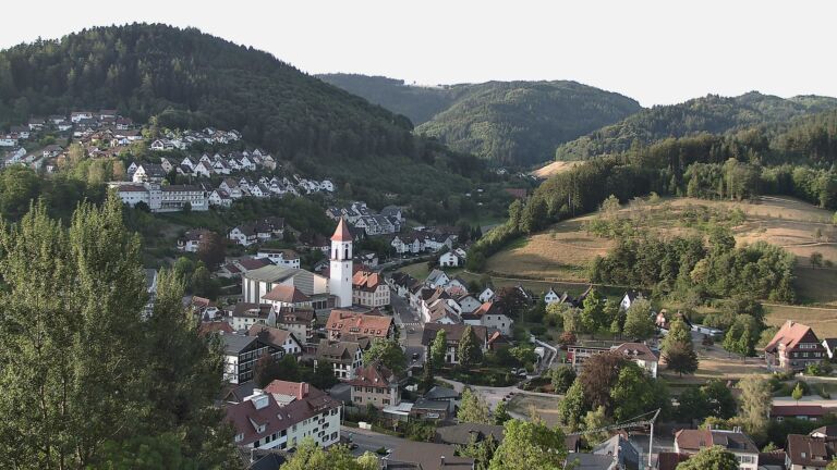 Dieses Bild zeigt eine Webcam-Aufnahme von Ottenhöfen, aufgenommen am Montag, den 10.08.2026 um 07:30 Uhr