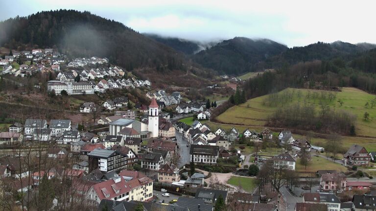 Dieses Bild zeigt eine Webcam-Aufnahme von Ottenhöfen, aufgenommen am Montag, den 16.02.2026 um 17:10 Uhr