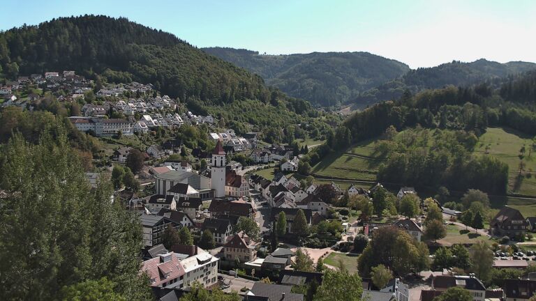 Dieses Bild zeigt eine Webcam-Aufnahme von Ottenhöfen, aufgenommen am Samstag, den 26.09.2026 um 14:10 Uhr