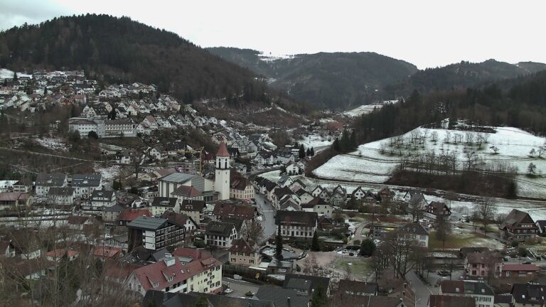 Dieses Bild zeigt eine Webcam-Aufnahme von Ottenhöfen, aufgenommen am Freitag, den 09.01.2026 um 08:30 Uhr