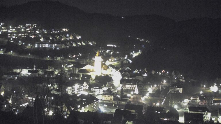 Dieses Bild zeigt eine Webcam-Aufnahme von Ottenhöfen, aufgenommen am Montag, den 15.12.2025 um 19:00 Uhr