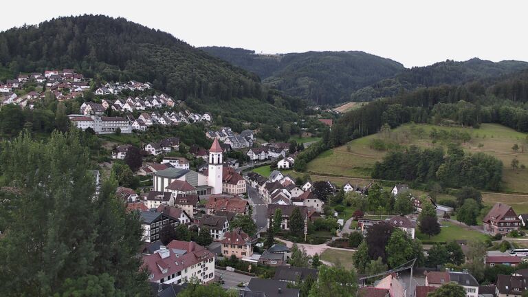 Dieses Bild zeigt eine Webcam-Aufnahme von Ottenhöfen, aufgenommen am Dienstag, den 07.07.2026 um 06:20 Uhr