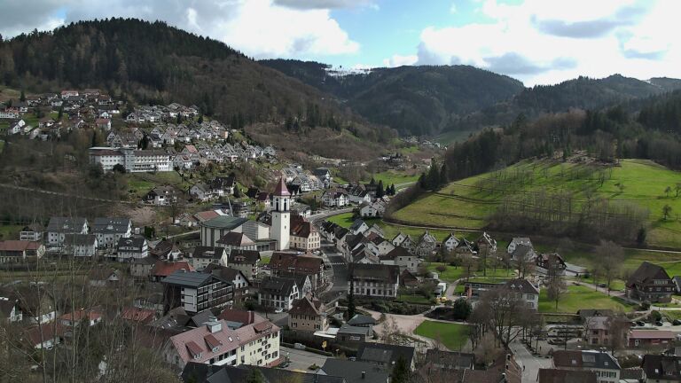 Dieses Bild zeigt eine Webcam-Aufnahme von Ottenhöfen, aufgenommen am Dienstag, den 31.03.2026 um 15:50 Uhr