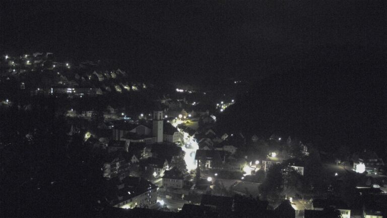 Dieses Bild zeigt eine Webcam-Aufnahme von Ottenhöfen, aufgenommen am Sonntag, den 18.10.2026 um 04:00 Uhr