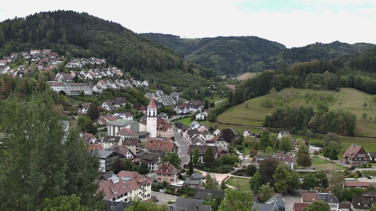 Dieses Bild zeigt eine Webcam-Aufnahme von Ottenhöfen, aufgenommen am Sonntag, den 13.09.2026 um 08:40 Uhr