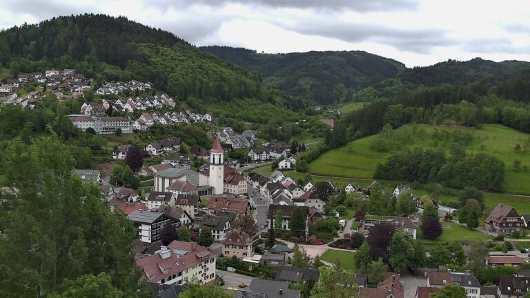 Dieses Bild zeigt eine Webcam-Aufnahme von Ottenhöfen, aufgenommen am Donnerstag, den 14.05.2026 um 11:10 Uhr