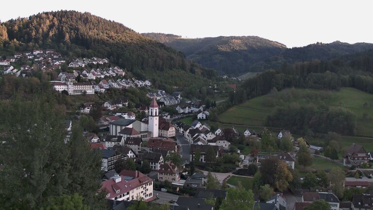 Dieses Bild zeigt eine Webcam-Aufnahme von Ottenhöfen, aufgenommen am Mittwoch, den 14.10.2026 um 18:00 Uhr