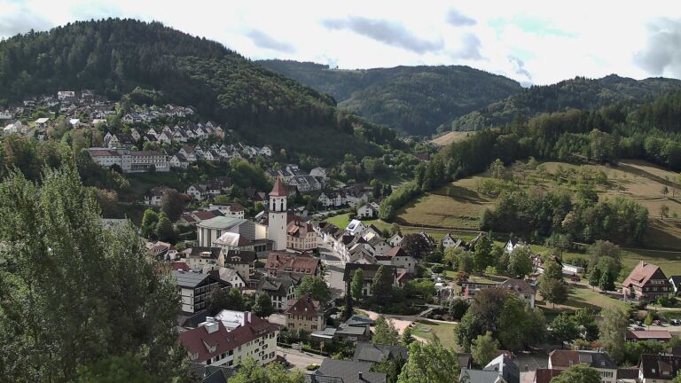 Dieses Bild zeigt eine Webcam-Aufnahme von Ottenhöfen, aufgenommen am Montag, den 31.08.2026 um 10:10 Uhr