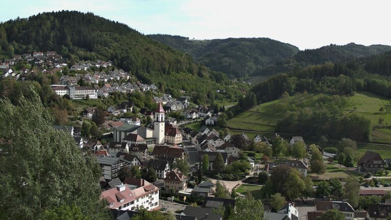 Dieses Bild zeigt eine Webcam-Aufnahme von Ottenhöfen, aufgenommen am Montag, den 21.09.2026 um 16:00 Uhr