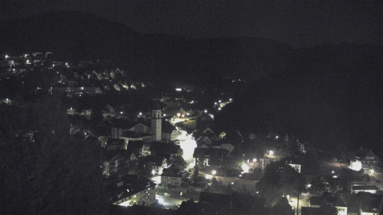 Dieses Bild zeigt eine Webcam-Aufnahme von Ottenhöfen, aufgenommen am Samstag, den 18.07.2026 um 04:00 Uhr