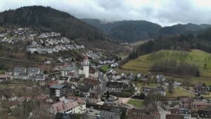 Dieses Bild zeigt eine Webcam-Aufnahme von Ottenhöfen, aufgenommen am Sonntag, den 15.02.2026 um 13:30 Uhr