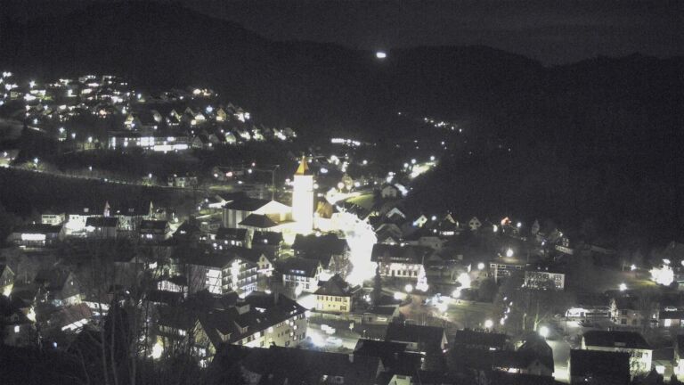 Dieses Bild zeigt eine Webcam-Aufnahme von Ottenhöfen, aufgenommen am Mittwoch, den 17.12.2025 um 18:00 Uhr