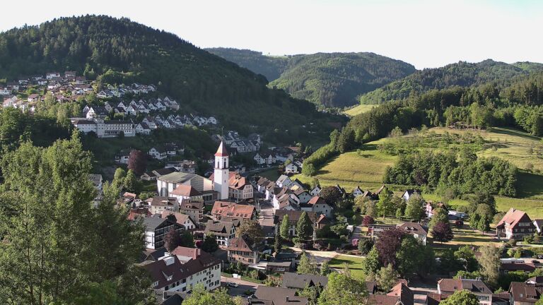 Dieses Bild zeigt eine Webcam-Aufnahme von Ottenhöfen, aufgenommen am Samstag, den 23.05.2026 um 07:50 Uhr